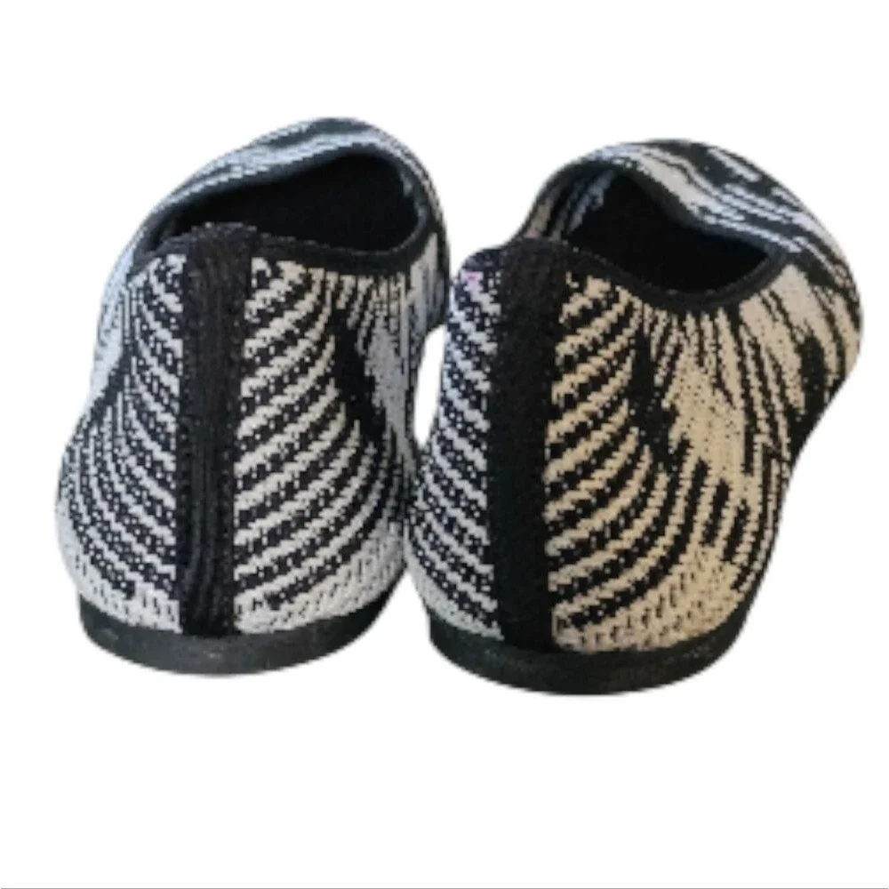 New Skechers Cleo Pointy Toe Geometric Abstract Woven Textile Flat Shoes 8.5